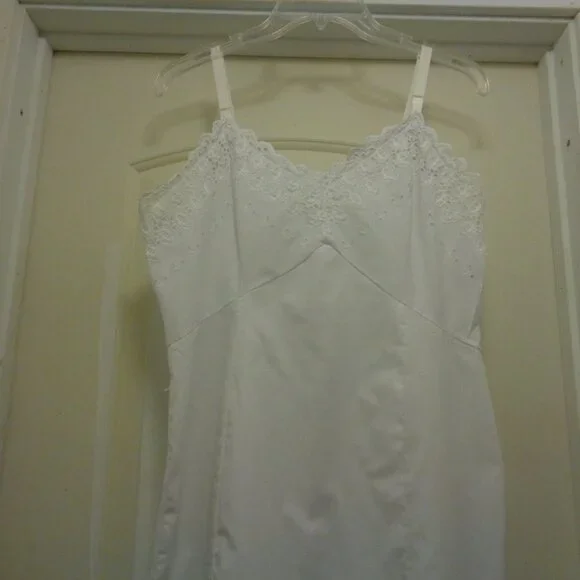 VINTAGE SWEET COTTON MIXED EYELET FULL SLIP 16/36